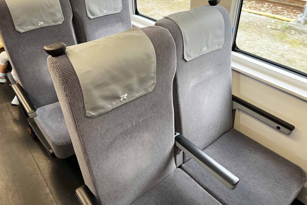 EMU3000 騰雲座艙