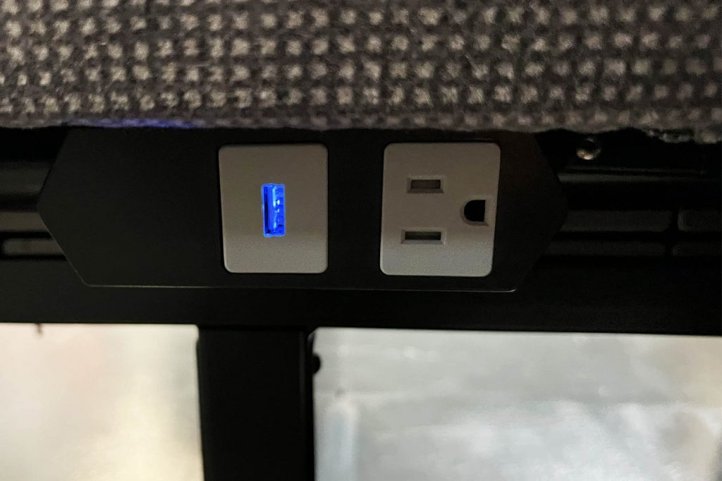 EMU3000 騰雲座艙