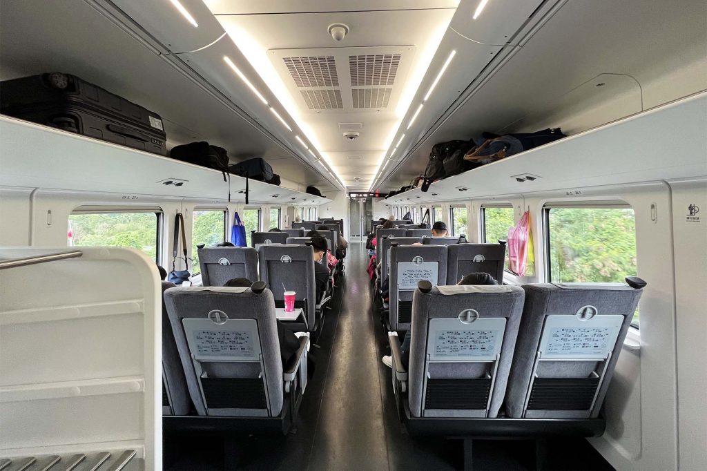 EMU3000 騰雲座艙